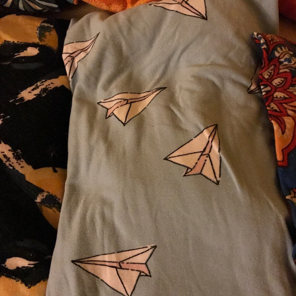 Lularoe VINTAGE paper plane leggings in onesize